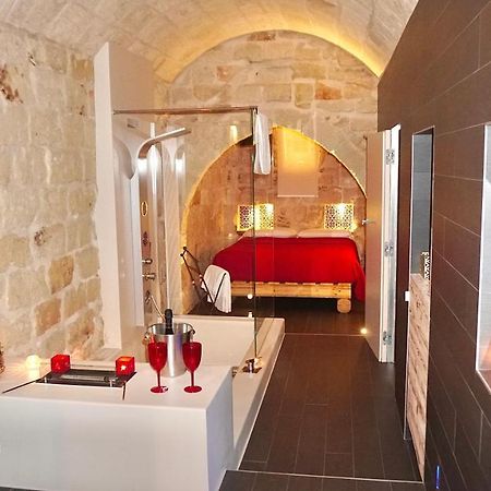 My Monopoli -Casa Dei Fiori Suite "Tulipano Nero" Centro Storico Екстериор снимка